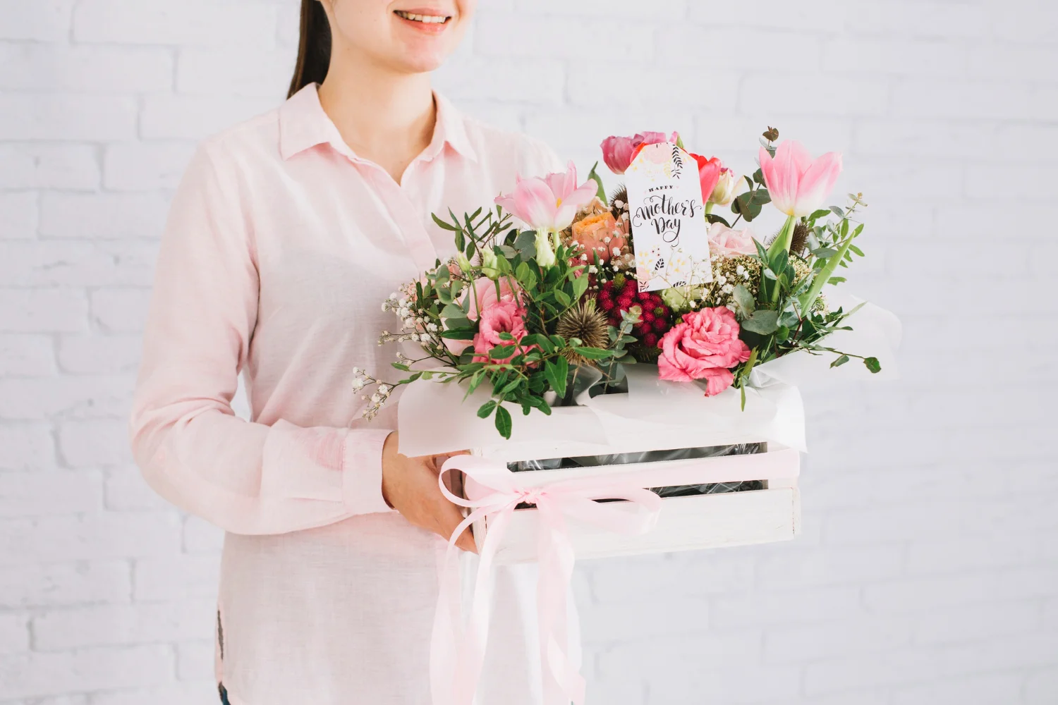Decora con cestos y centros de flores naturales, cestos de flores coloridos y variados para regalar, centros para decorar iglesias eventos y fiestas